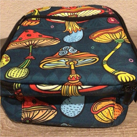 Reusable Insulated Lunch Bag GROOVY MUSHROOM Design 10”x8” NEW - Picture 5 of 9
